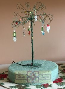 Rosie Crafts Artisan Christmas Wire Tree with Earring Ornaments