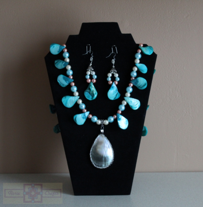 Rosie Crafts Mother of Pearl Jewelry Set